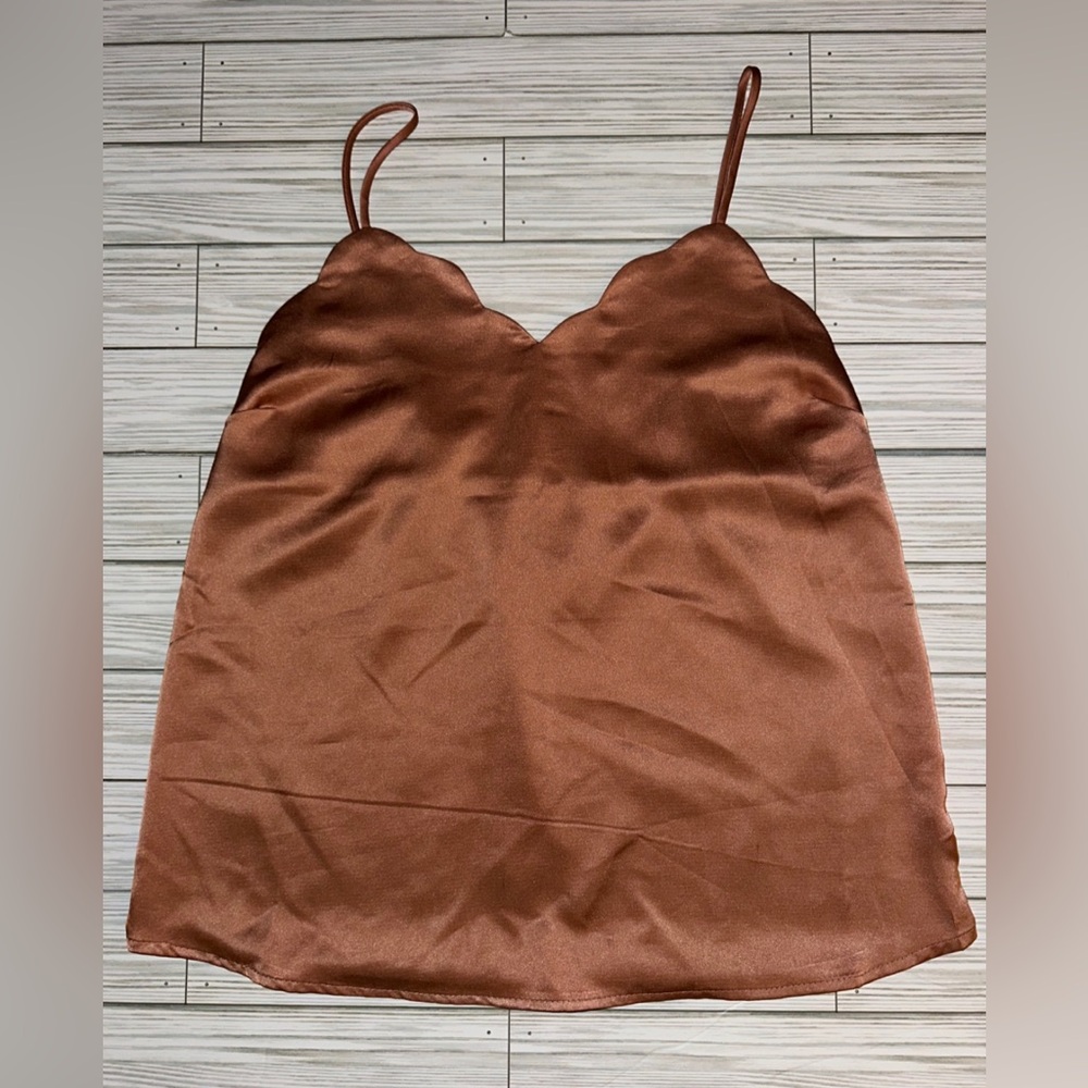 Monteau Satin Like Los Angeles Scalloped Womens Tank Top Size Medium